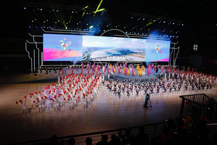 通过国际比